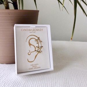 🌿 Cynthia Rowley Gold Ear Cuffs